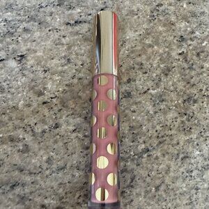 1 Limited Edition Lip Gloss, full-size SOFT BEACH Brilliant, glossy